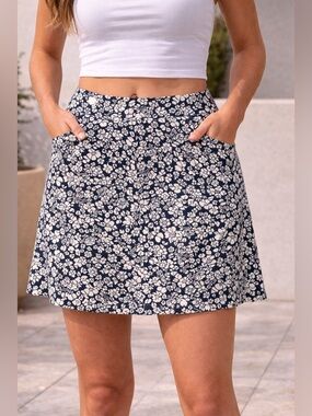 St. Johns Bay Skort navy and white shorts underneath size 4
